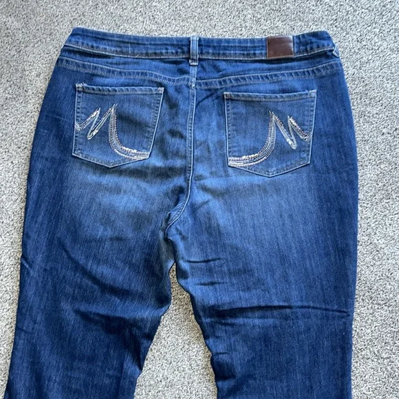 MAURICES JEANS SIZE 22 - Picture 7 of 8